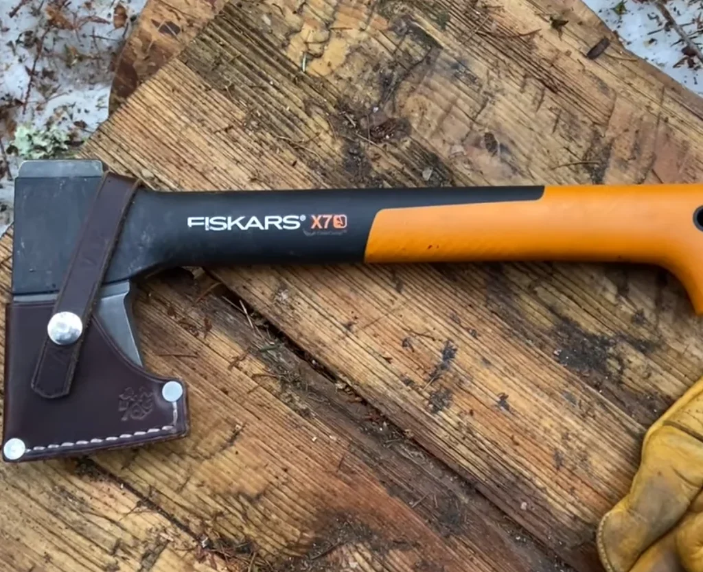 Best camping hatchet | Fiskars X7 hatchet